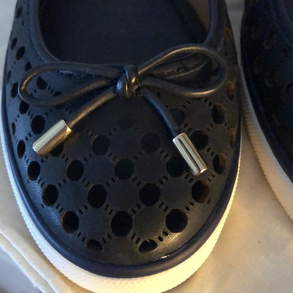 NWOT Tory Burch Navy Skyler Perforated Flats - Picture 1 of 8